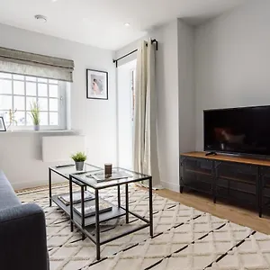 Apartment Stylish In City Centre, Cardiff